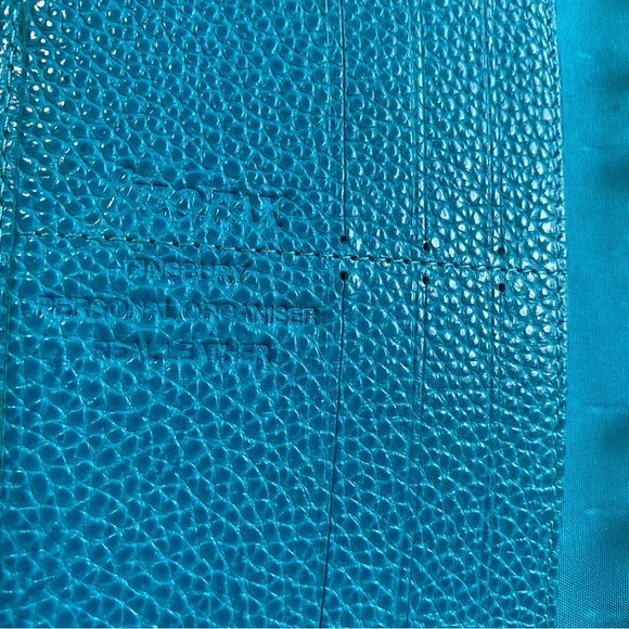 filoFAX Finsbury Teal Personal Pebbled Leather Organizer - Picture 4 of 11